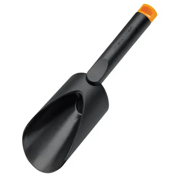 Lightweight Soil Scoop For Efficient Ground Work 1